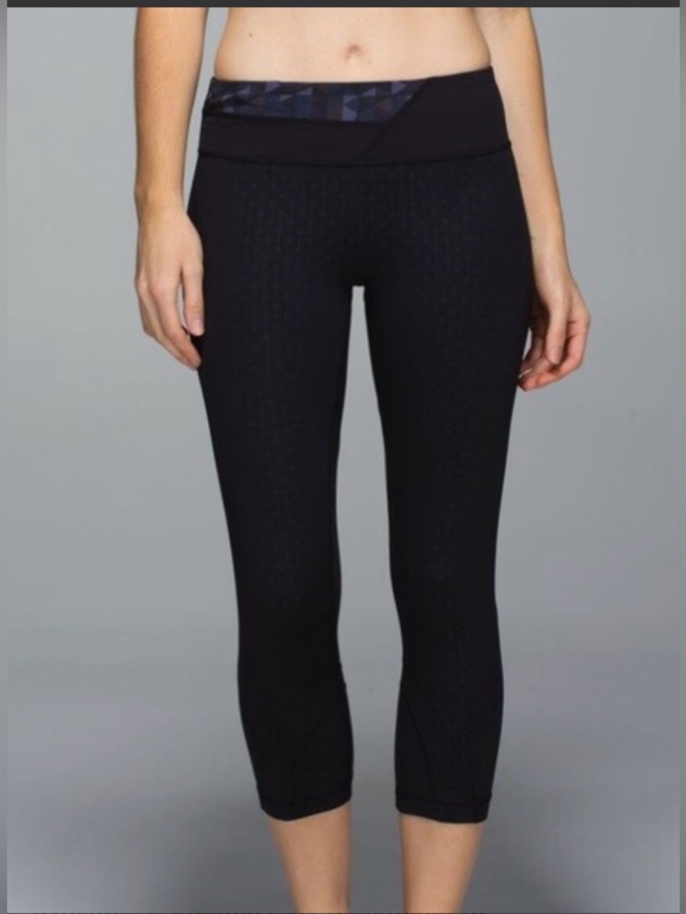 Lululemon Inspire Crop II Leggings Size 8 Black Run Capri Yoga Pants